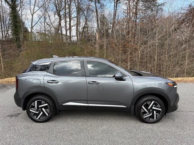2025 Nissan Kicks - Image 5 of 21