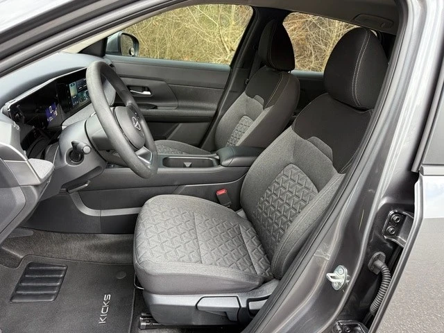 2025 Nissan Kicks - Image 11 of 21