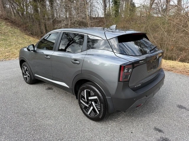 2025 Nissan Kicks - Image 8 of 21