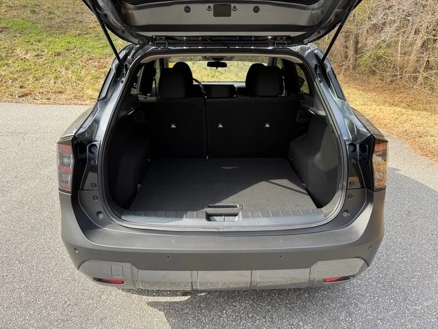 2025 Nissan Kicks - Image 14 of 21