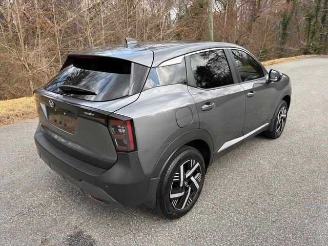 2025 Nissan Kicks - Image 6 of 27