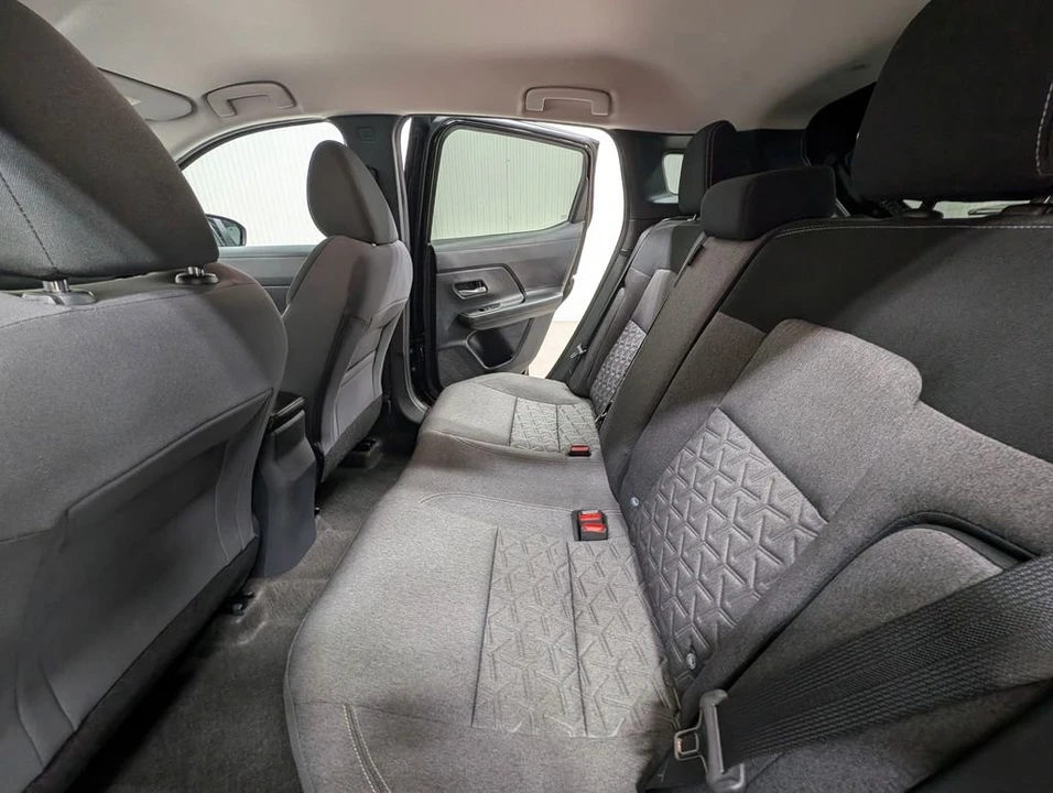 2025 Nissan Kicks - Image 13 of 22