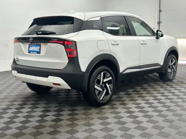 2025 Nissan Kicks - Image 8 of 12