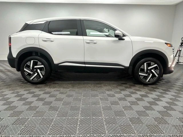 2025 Nissan Kicks - Image 7 of 12