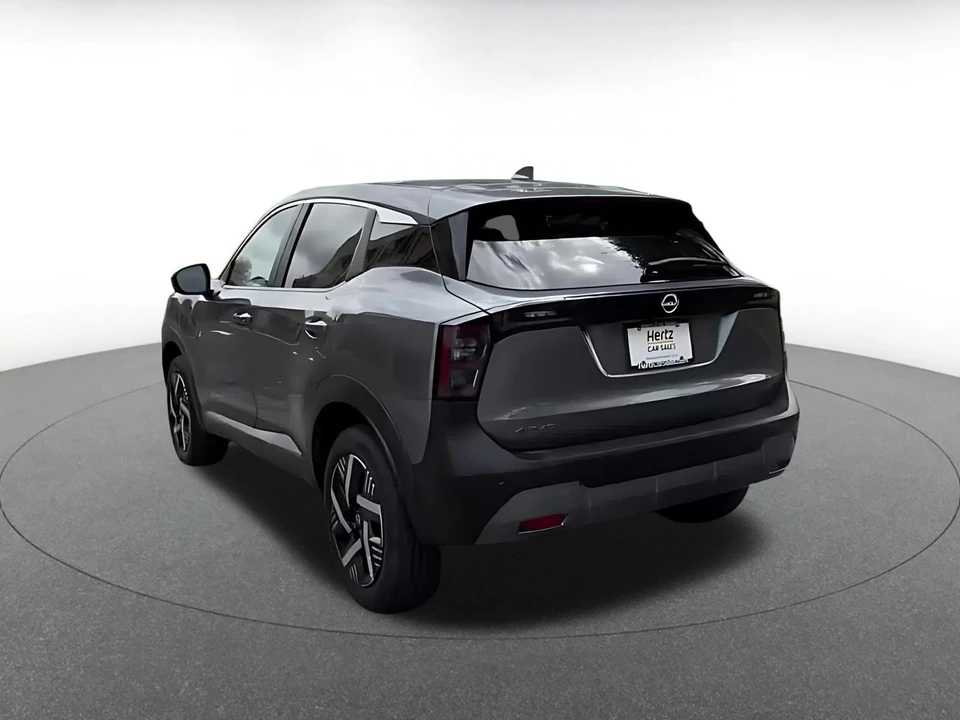 2025 Nissan Kicks - Image 10 of 31