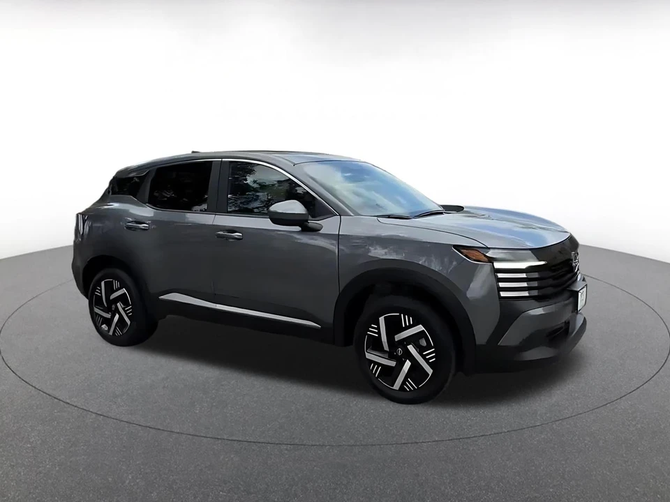 2025 Nissan Kicks - Image 2 of 31