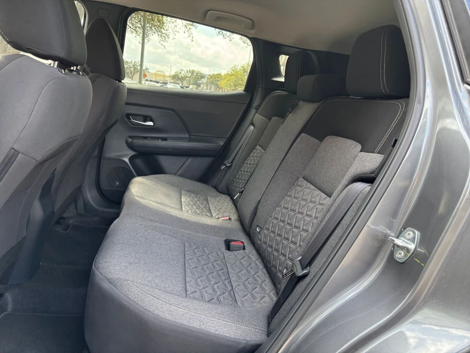 2025 Nissan Kicks - Image 18 of 31
