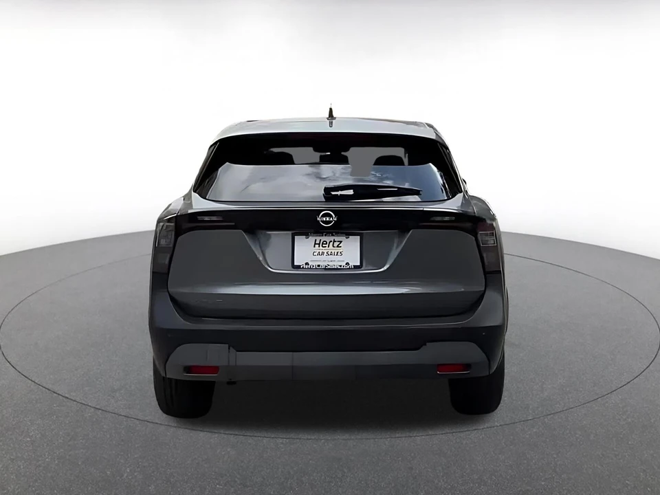 2025 Nissan Kicks - Image 11 of 31