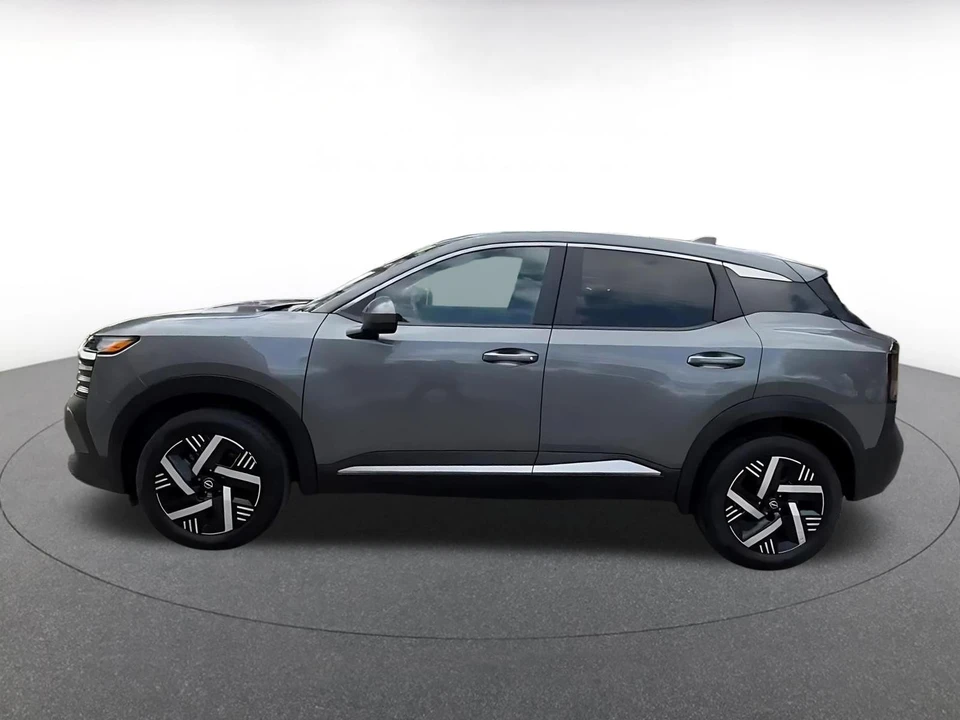 2025 Nissan Kicks - Image 8 of 31
