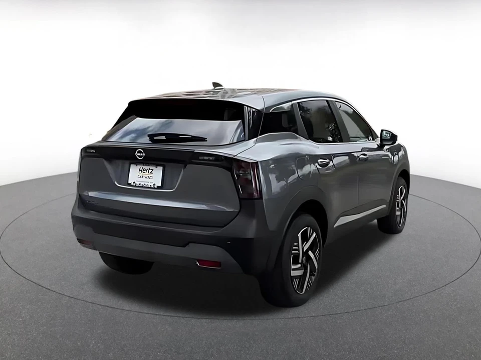 2025 Nissan Kicks - Image 12 of 31