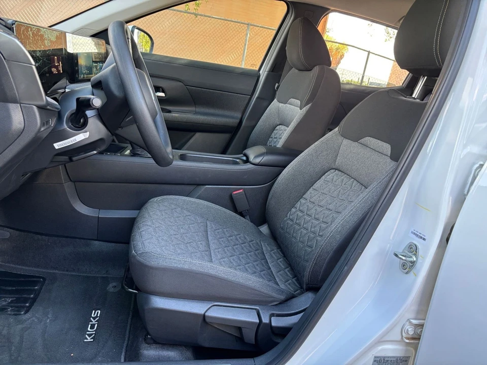 2025 Nissan Kicks - Image 19 of 31