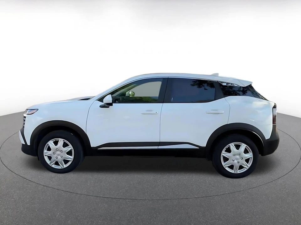 2025 Nissan Kicks - Image 8 of 31