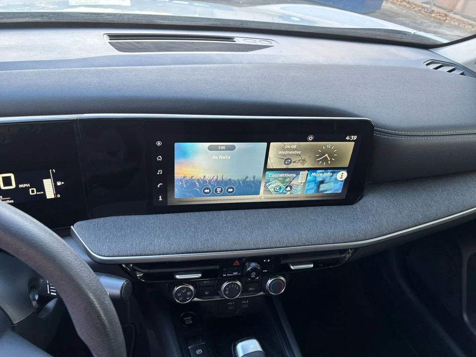 2025 Nissan Kicks - Image 15 of 31