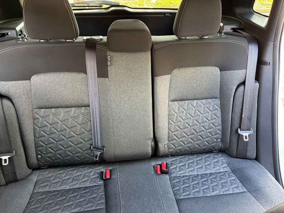 2025 Nissan Kicks - Image 29 of 31