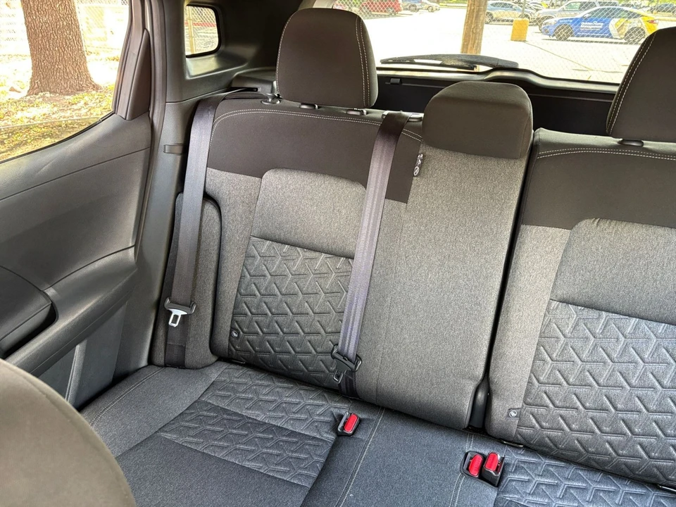 2025 Nissan Kicks - Image 30 of 31