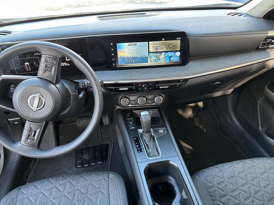 2025 Nissan Kicks - Image 24 of 31