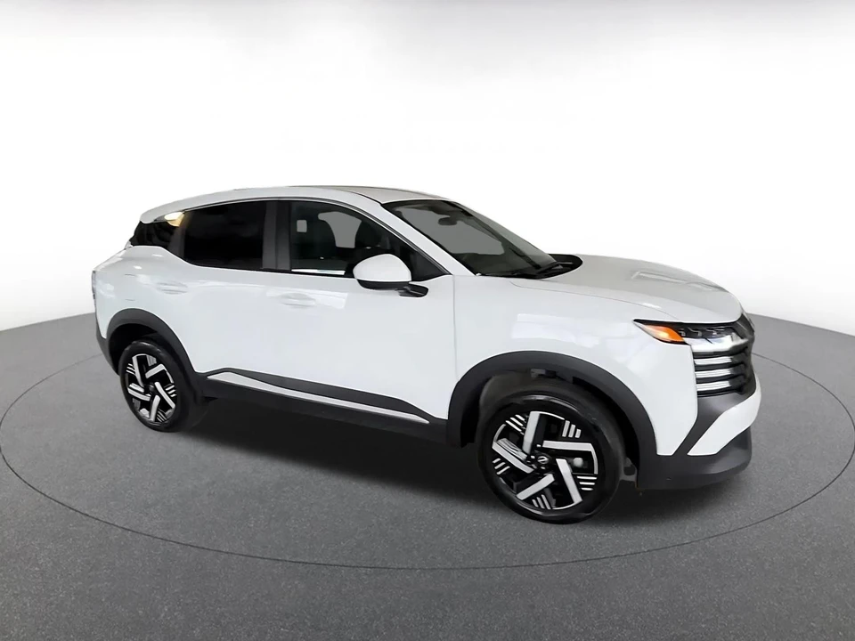 2025 Nissan Kicks - Image 2 of 31