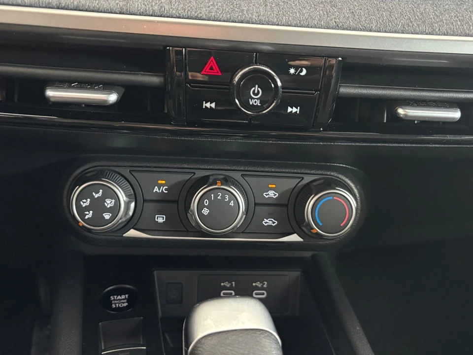 2025 Nissan Kicks - Image 19 of 31