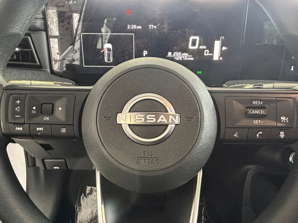 2025 Nissan Kicks - Image 27 of 31