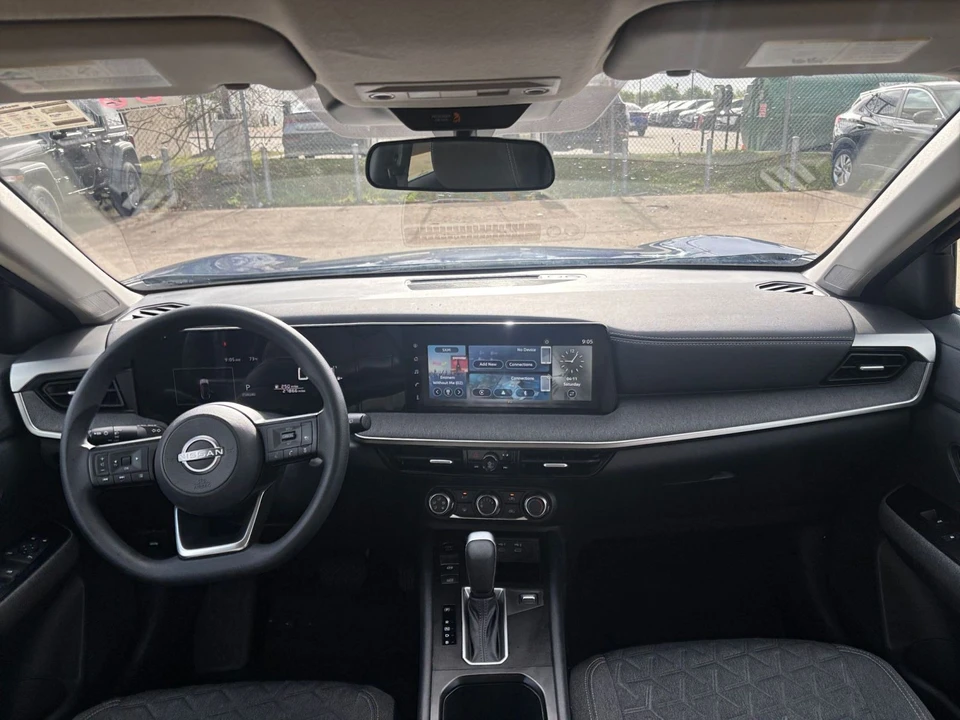 2025 Nissan Kicks - Image 26 of 31