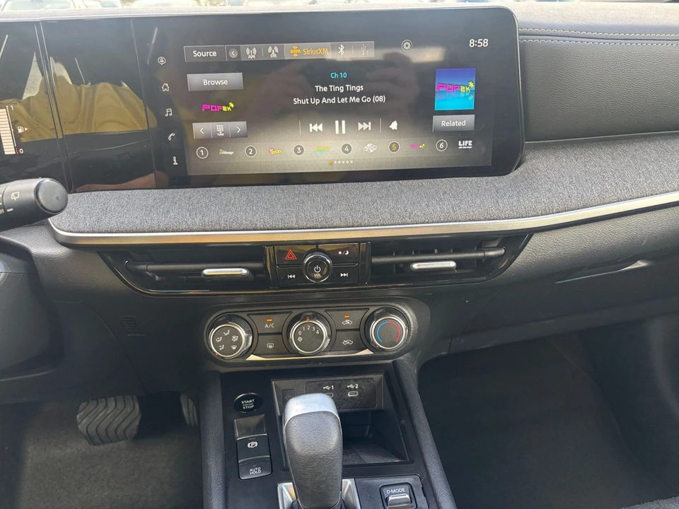 2025 Nissan Kicks - Image 14 of 31