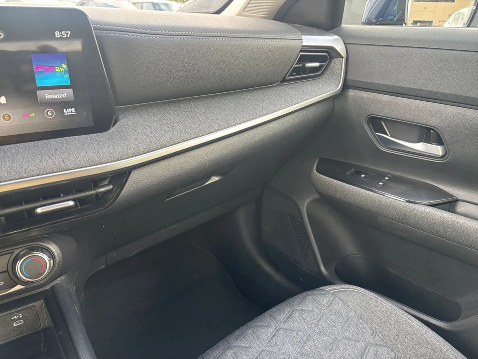 2025 Nissan Kicks - Image 28 of 31