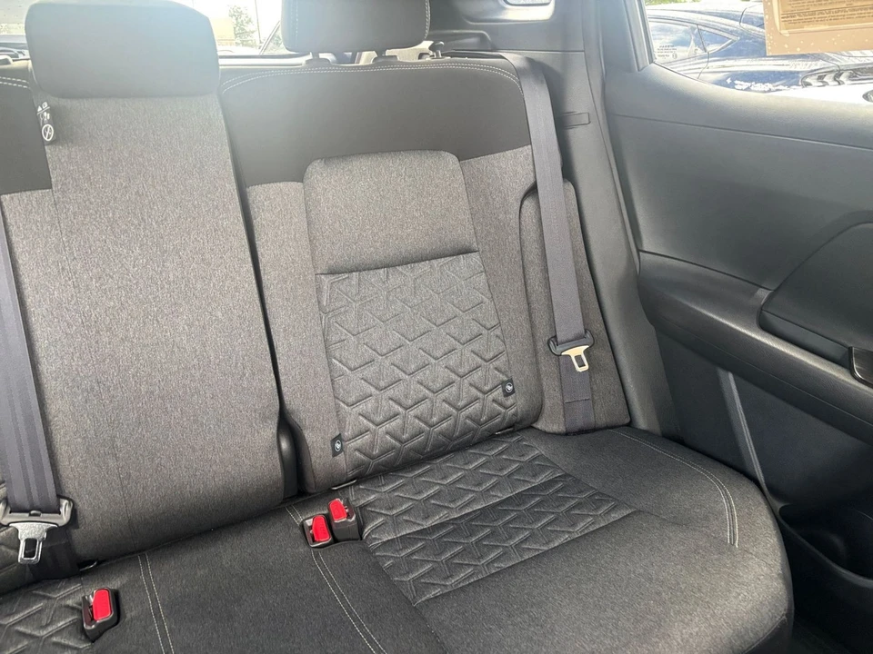 2025 Nissan Kicks - Image 30 of 31