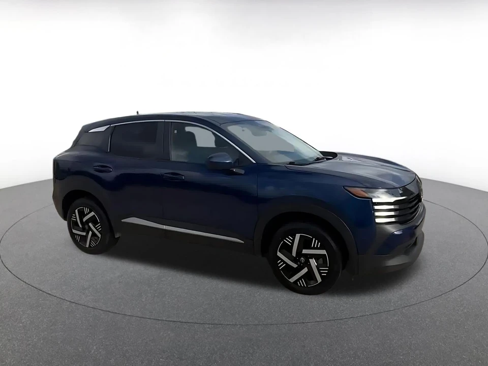 2025 Nissan Kicks - Image 2 of 31