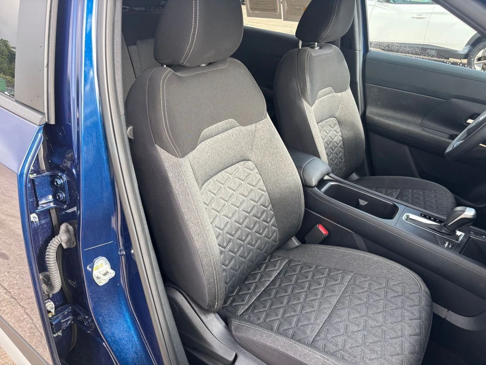 2025 Nissan Kicks - Image 29 of 31