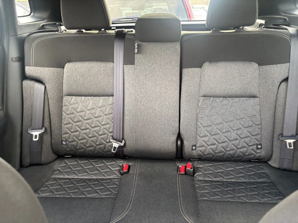 2025 Nissan Kicks - Image 31 of 31