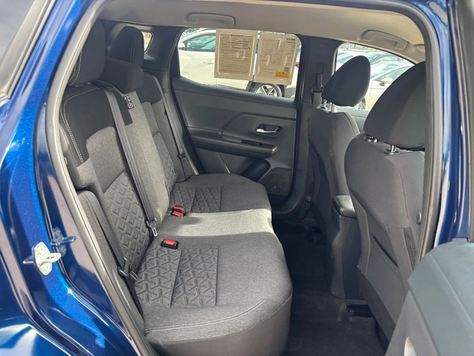 2025 Nissan Kicks - Image 19 of 31