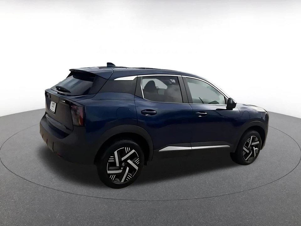 2025 Nissan Kicks - Image 12 of 31