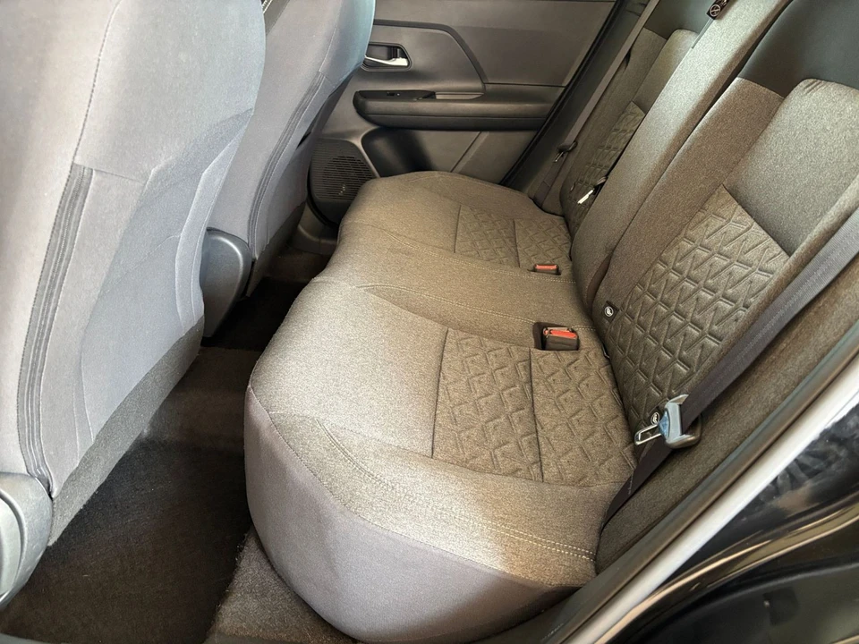2025 Nissan Kicks - Image 25 of 31