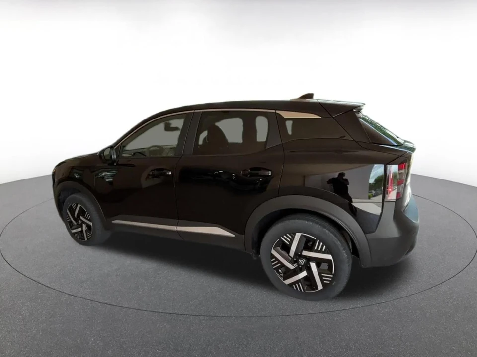 2025 Nissan Kicks - Image 12 of 31