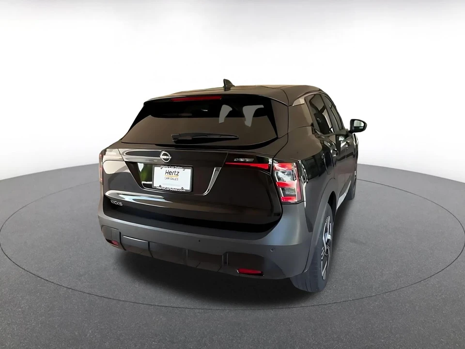 2025 Nissan Kicks - Image 16 of 31