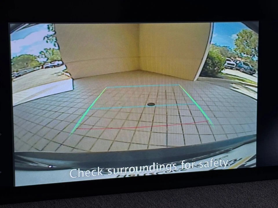 2025 Nissan Kicks - Image 24 of 31