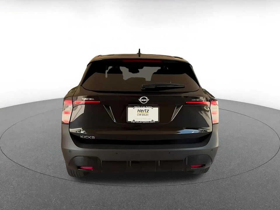 2025 Nissan Kicks - Image 14 of 31