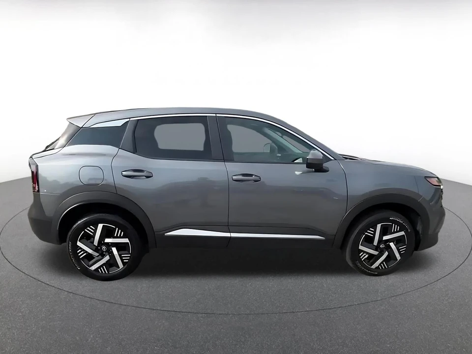 2025 Nissan Kicks - Image 18 of 31