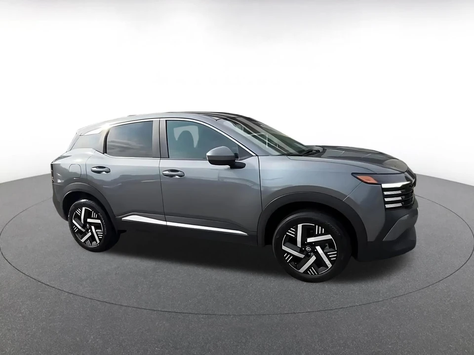 2025 Nissan Kicks - Image 2 of 31