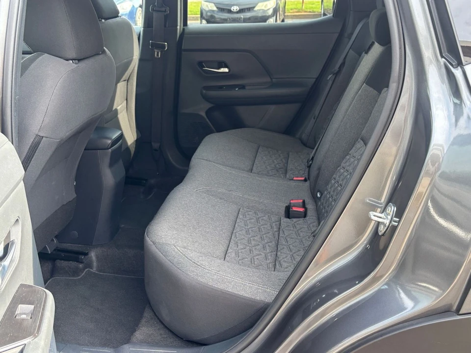 2025 Nissan Kicks - Image 25 of 31