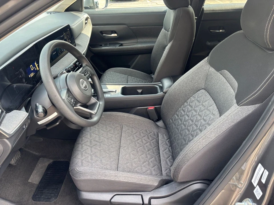 2025 Nissan Kicks - Image 26 of 31
