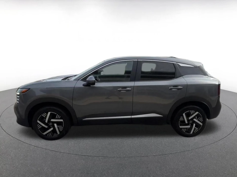 2025 Nissan Kicks - Image 11 of 31