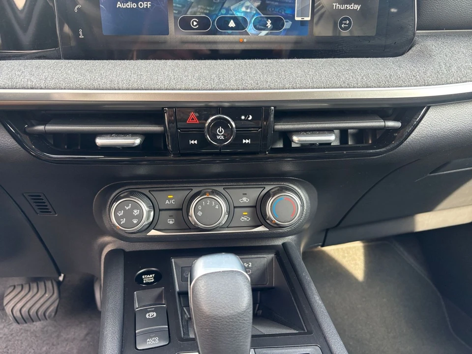 2025 Nissan Kicks - Image 19 of 31