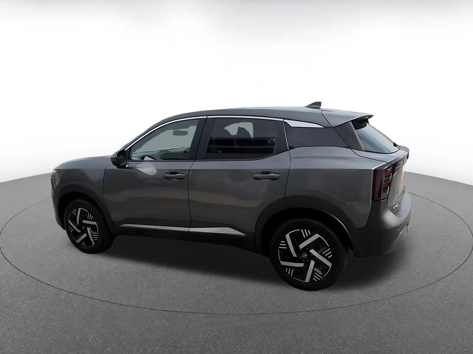 2025 Nissan Kicks - Image 12 of 31
