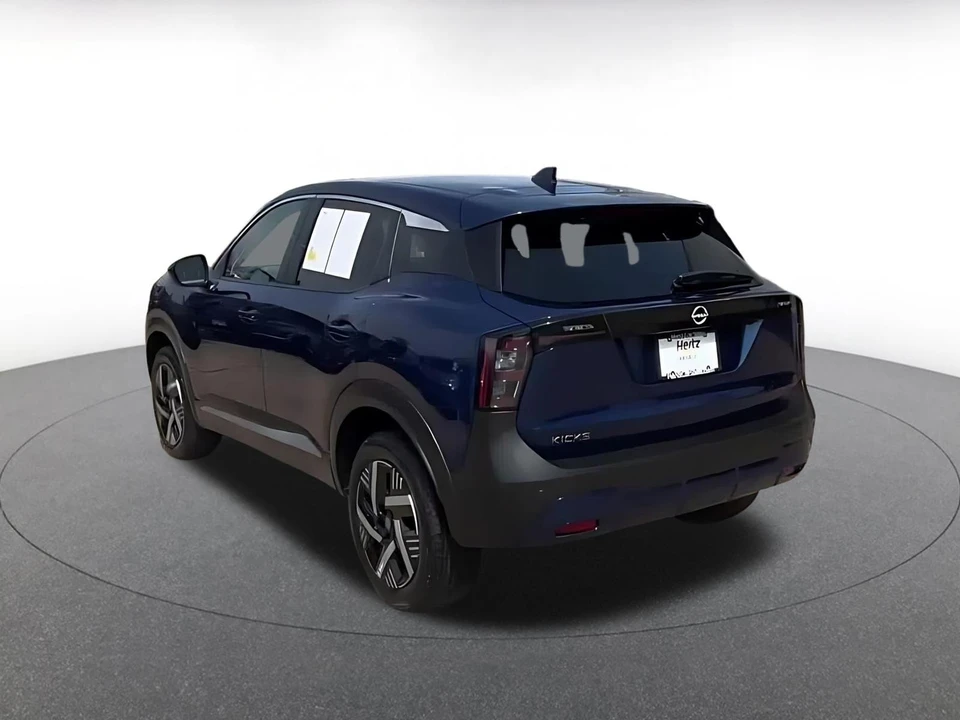 2025 Nissan Kicks - Image 9 of 31