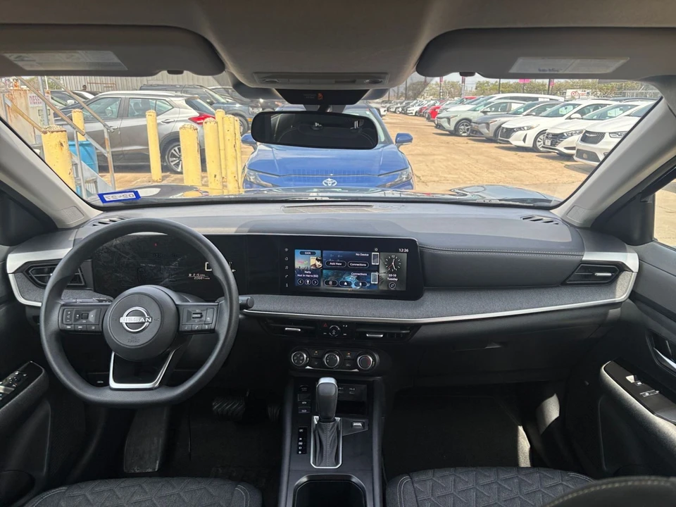 2025 Nissan Kicks - Image 26 of 31