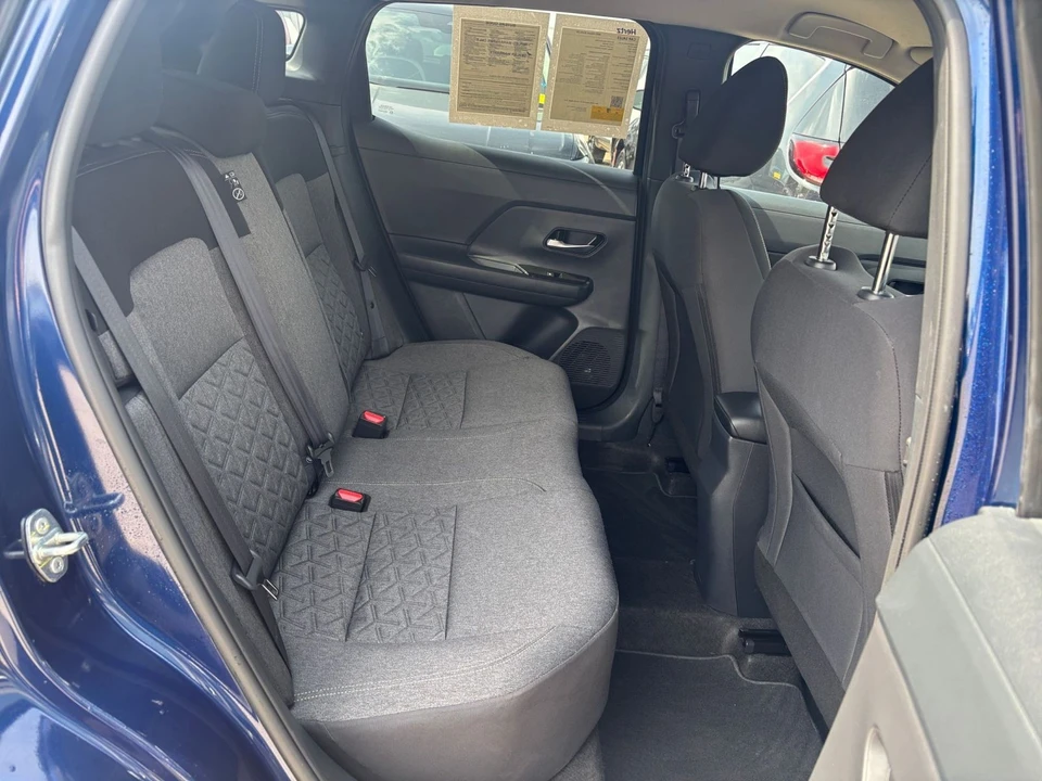 2025 Nissan Kicks - Image 19 of 31
