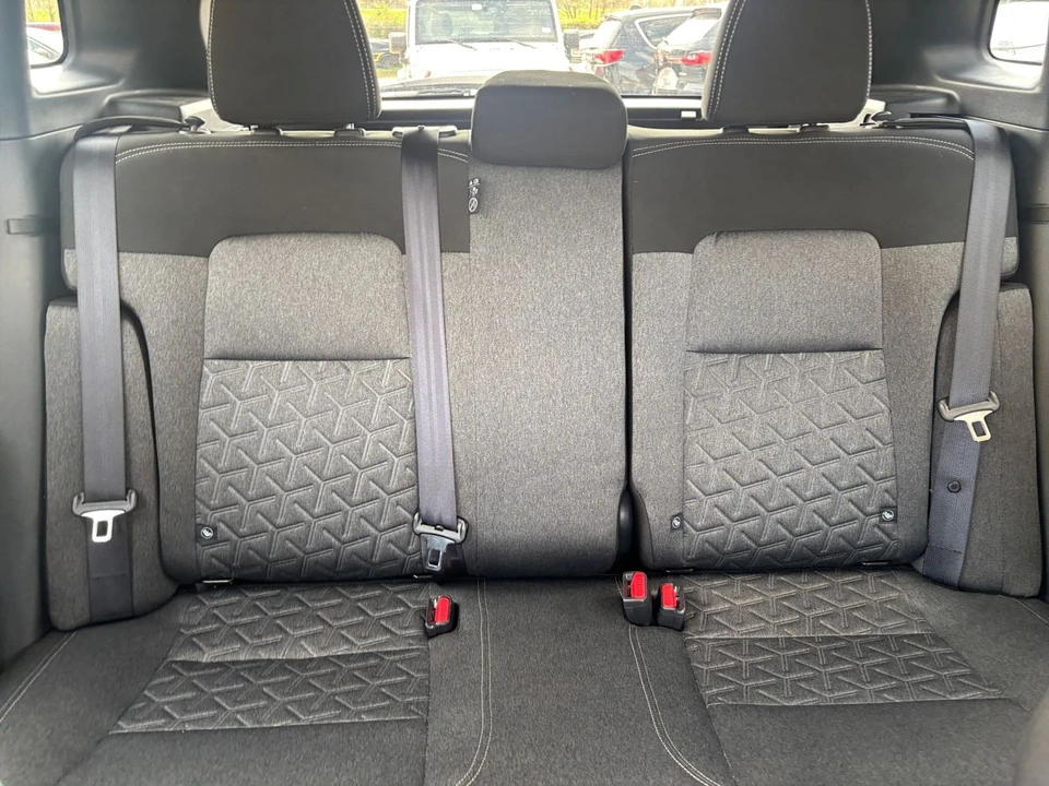 2025 Nissan Kicks - Image 31 of 31