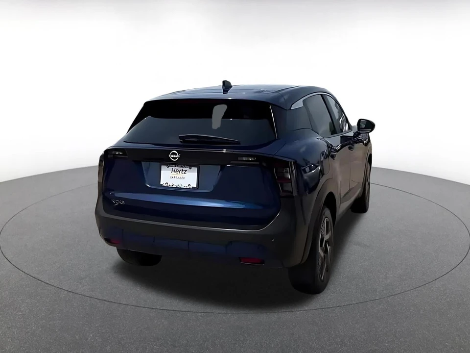 2025 Nissan Kicks - Image 10 of 31