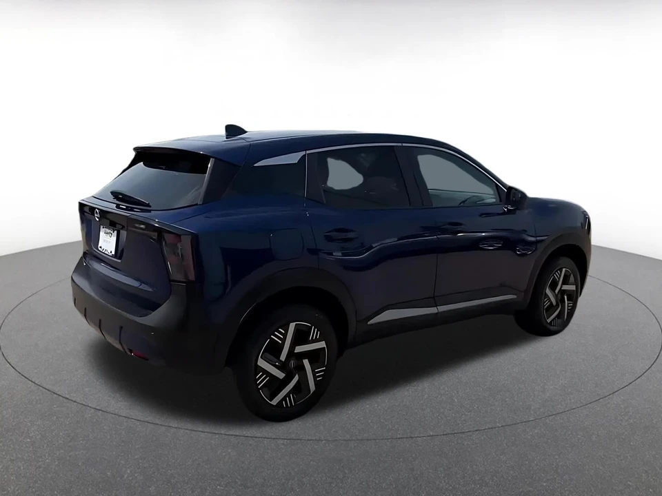 2025 Nissan Kicks - Image 11 of 31